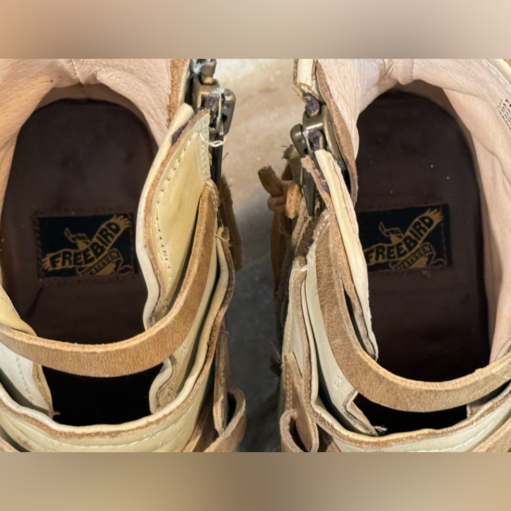 Women’s FREEBIRD Crue distressed leather boots- Ice. Size 9 - Picture 8 of 11